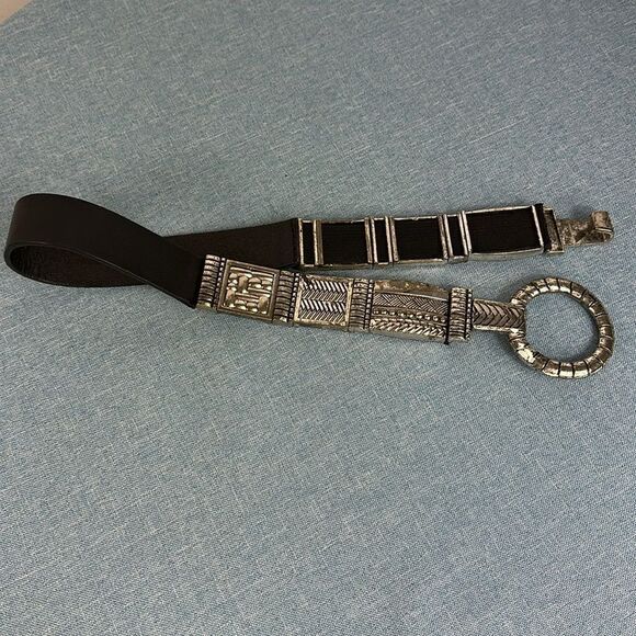 CHICO'S Limenta Stretch Belt Silver Hook Buckle Genuine Leather Size M/L - Picture 2 of 5